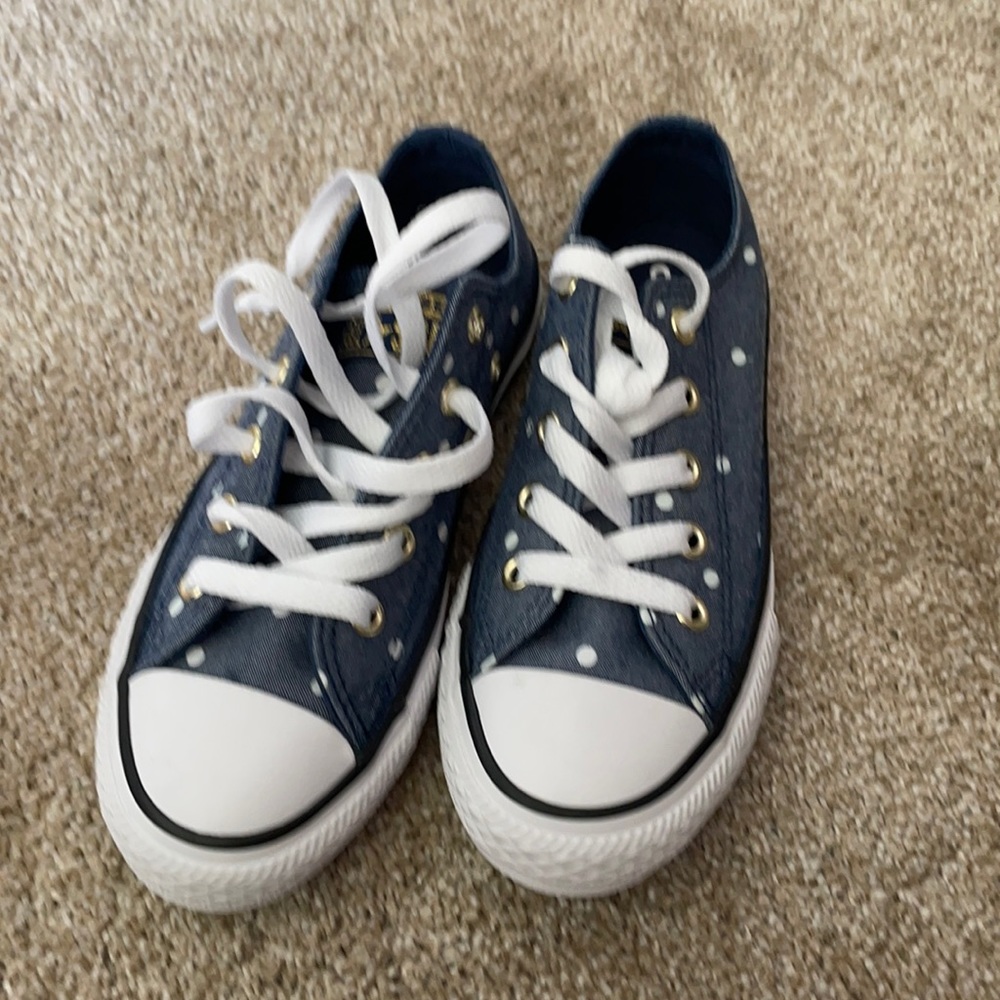 Girls size 12 converse